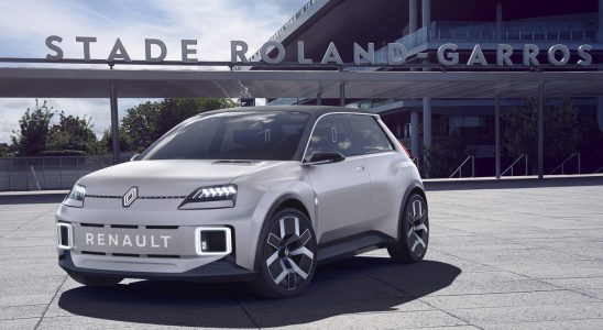 Renault R5 the electric city car reveals itself a little