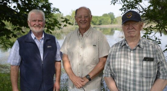 Restoring weed choked Silver Lake vital to Port Dovers economy citizens