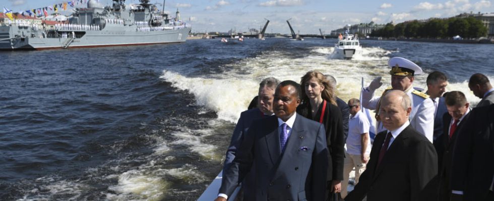 Russia Along with African leaders Putin reviews ships at Fleet