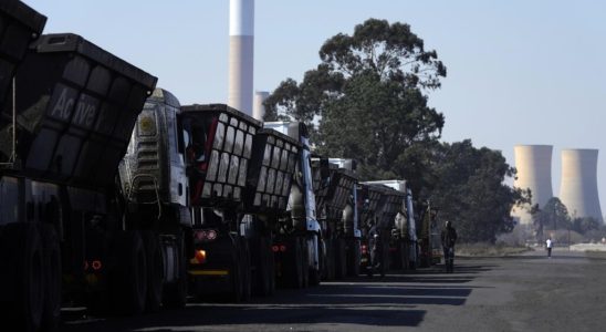 South Africa a series of mysterious truck fires sows concern