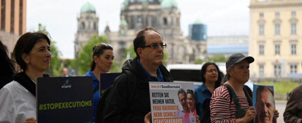 Supporters of German Iranian sentenced to death in Iran denounce Berlins