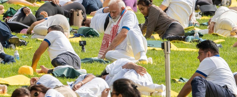 Yoga session at UN part of Modis strategy