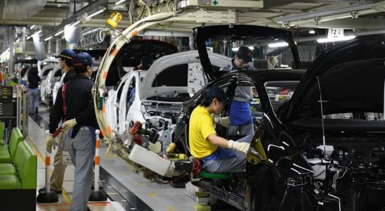 a record increase in wages conceded by Japanese companies