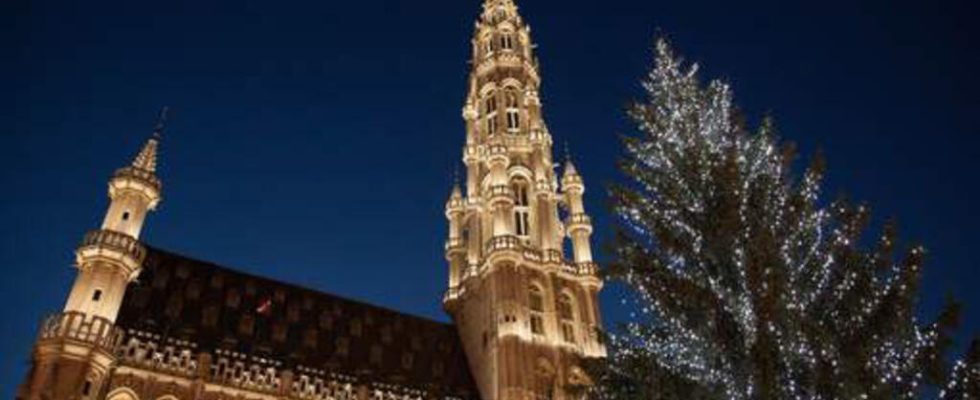 thousands of choristers at the traditional Festival of Songs in