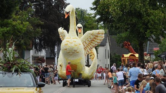 8300 visitors Flower Parade Leersum RTV Utrecht