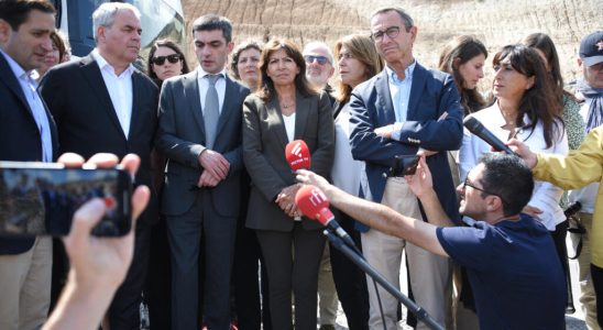 A delegation of French elected officials blocked on the road