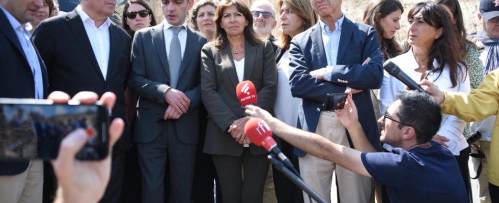 A delegation of French elected officials blocked on the road