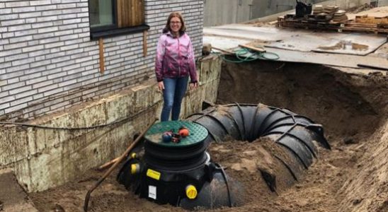 A tank in your garden to save drinking water Slowly