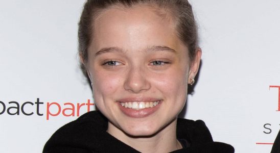 At 17 Shiloh Jolie Pitt daughter of Brad and Angelina assumes