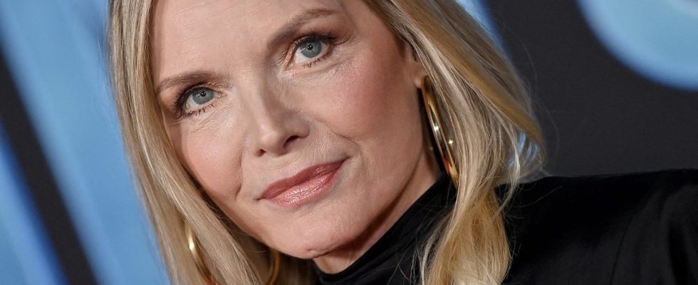 At 65 Michelle Pfeiffer appears without makeup and her photo