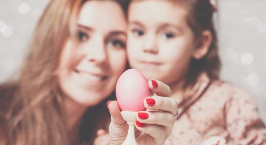 Break an egg on the head of your child the