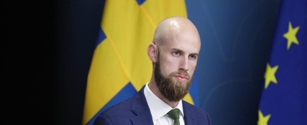 Extensive pressure on Sweden from outside