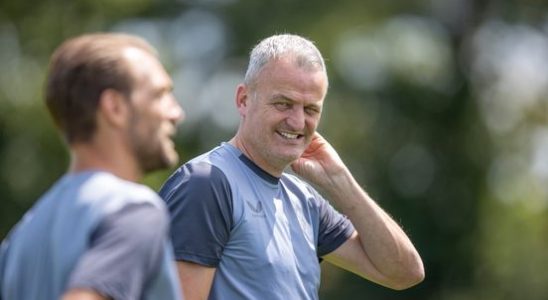 FC Utrecht players put on penitents after Silberbauers dismissal We