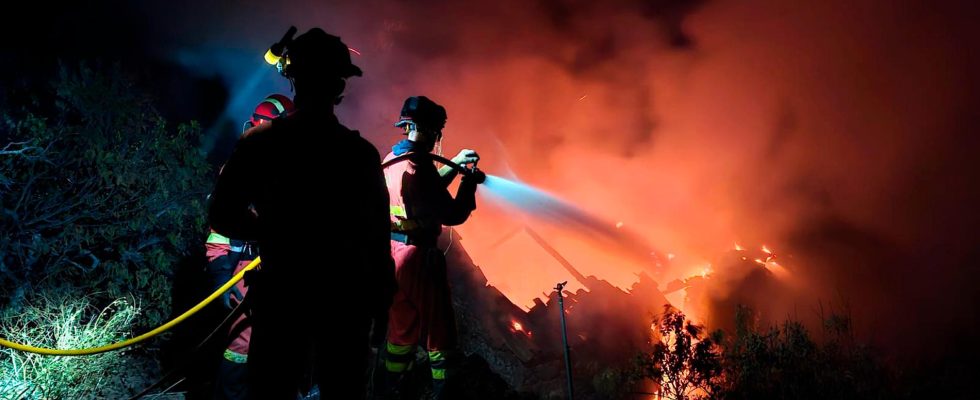 Forest fire in Spanish border town several evacuated