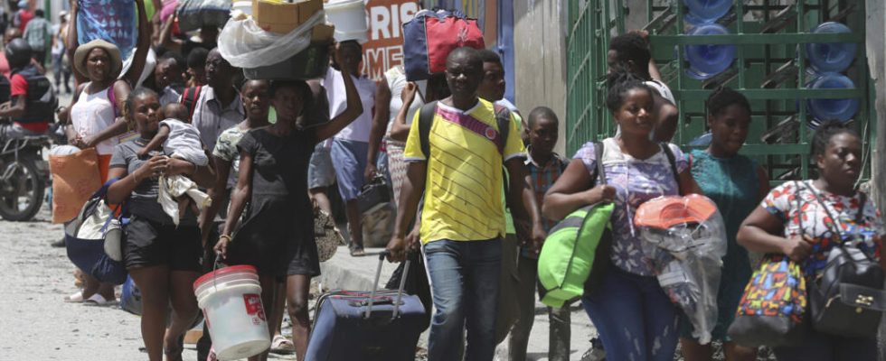 Haiti the flight of the inhabitants of the Carrefour Feuilles district