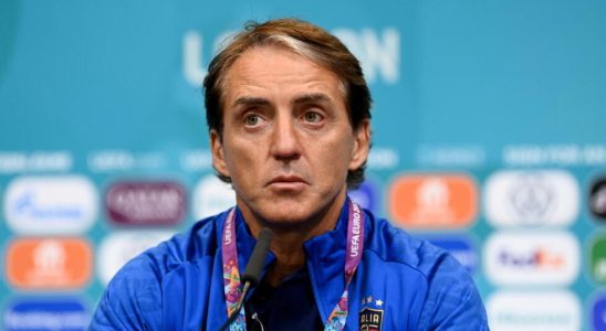 Italy coach Roberto Mancini has tendered his resignation