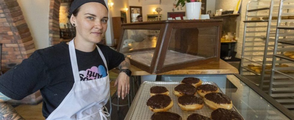 New donut shop adds hole new dimension to Old East