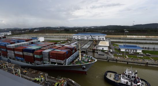 Panama Canal a hundred ships blocked due to drought