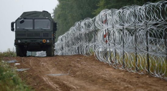 Poland sends additional soldiers to the Belarusian border for fear