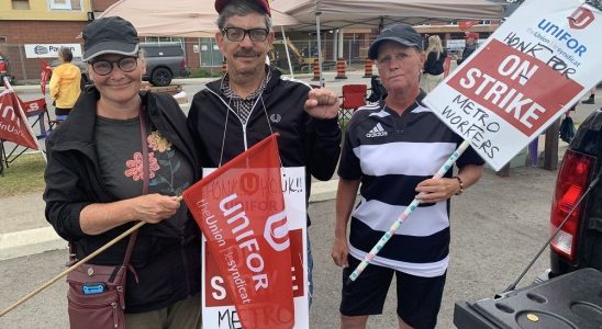 Spirits on the picket line high as Metro strike enters