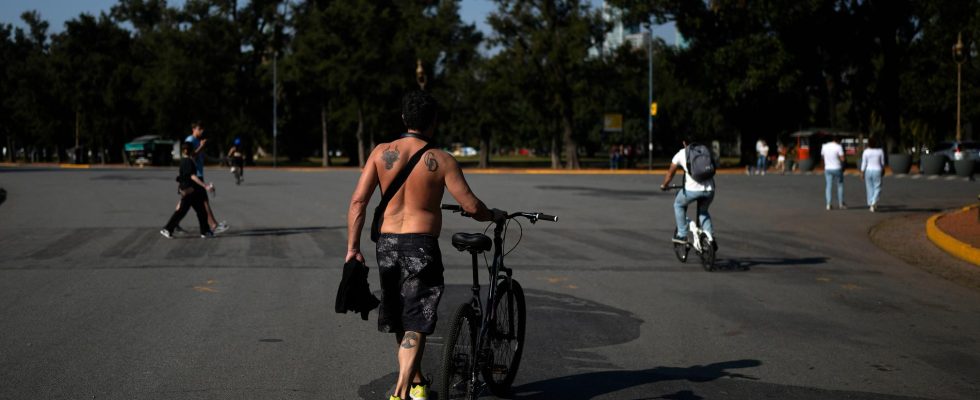 Summer heat in the middle of winter in South America