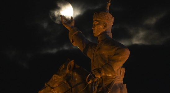 Super blue moon the most beautiful photos of the phenomenon