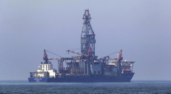 The TransOcean Barents platform in Lebanon to start offshore oil