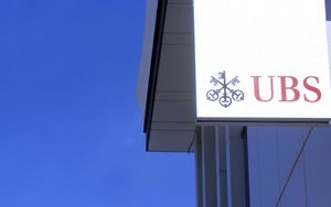 UBS waives state protection against losses when buying Credit Suisse