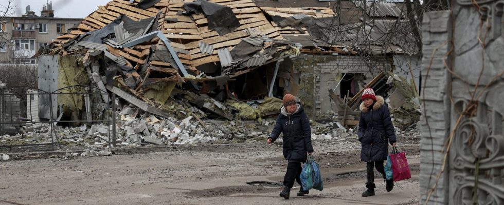 War in Ukraine Russian bomb hits blood transfusion center