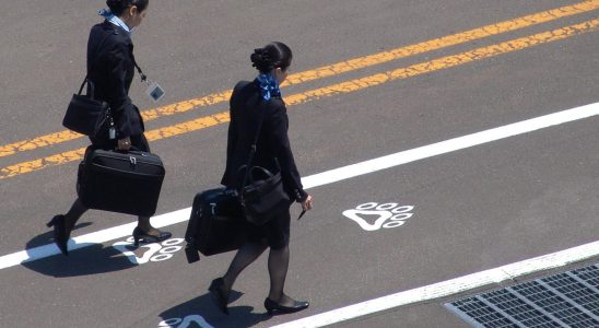 What flight attendants notice when passengers board the plane