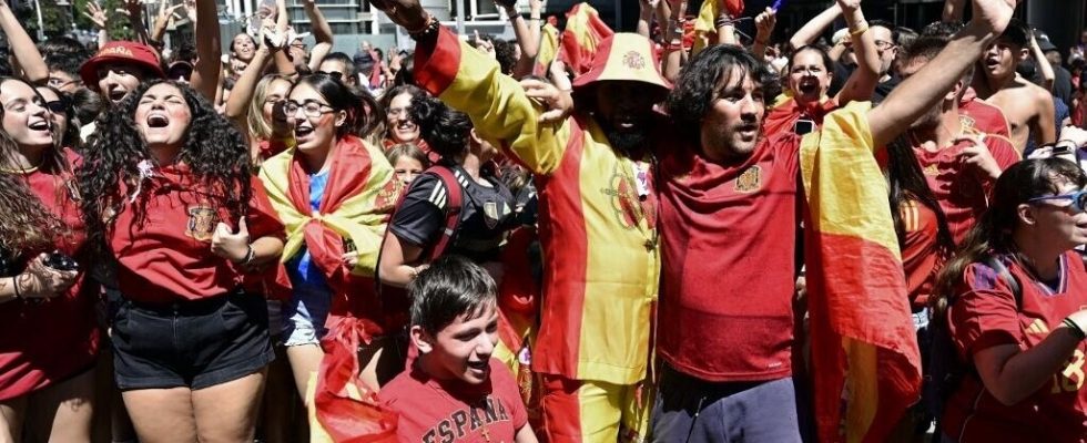 Womens football in Madrid jubilation to celebrate the title of