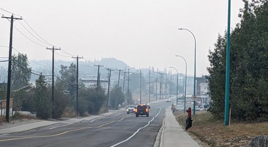 Yellowknife a deserted town waiting for the fire