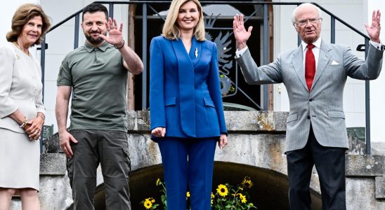 Zelenskyj and Zelenska meet the royal couple