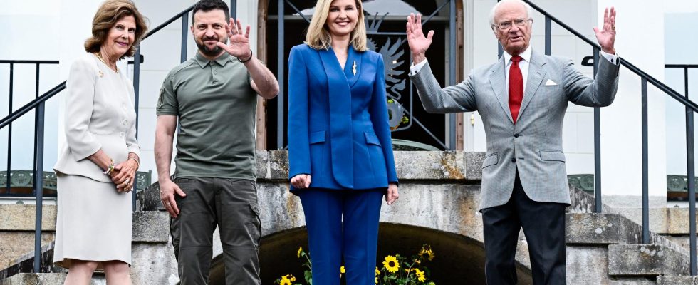 Zelenskyj and Zelenska meet the royal couple