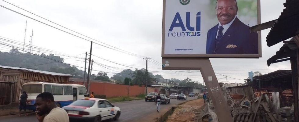 a very discreet start to the electoral campaign in Libreville