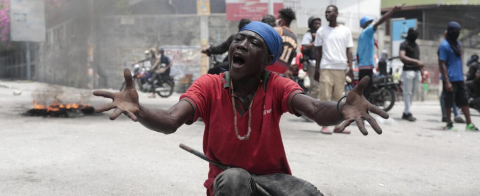 after Carrefour Feuilles other areas around Port au Prince are on fire