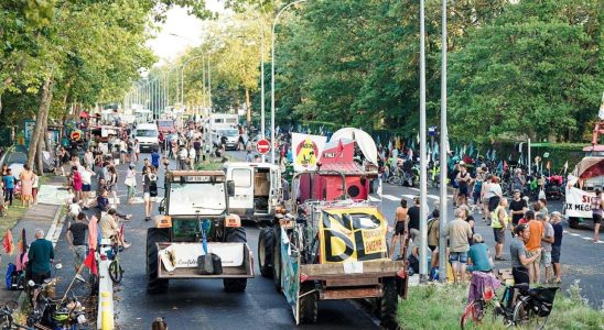 an arrival in Paris on Saturday the anti basin activists heard