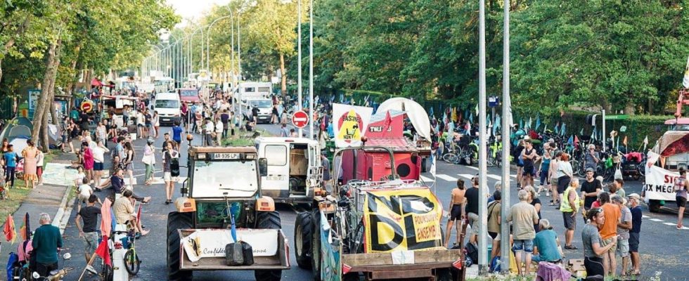 an arrival in Paris on Saturday the anti basin activists heard