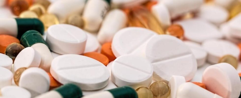 government plans national super pharmacy to stem drug shortage