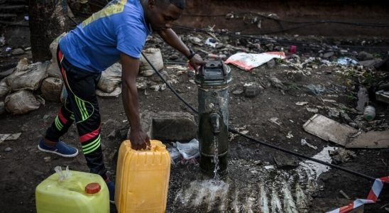 in Mayotte repeated water cuts to fight against an unprecedented