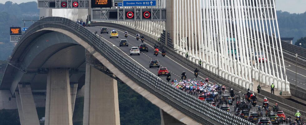 mens race stopped by protesters