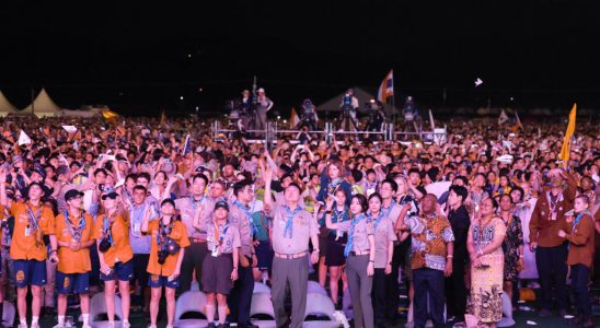 the worlds largest gathering of scouts suffers from the heat