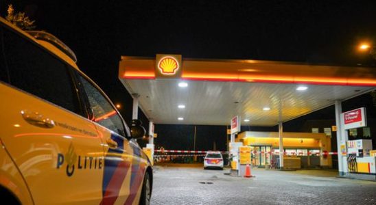 Armed robbery at Utrecht gas station perpetrator on the run