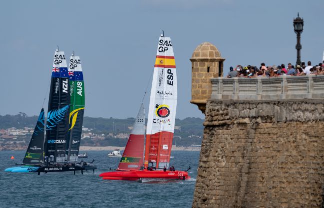 Cadiz prepares for the Spain Sail Grand