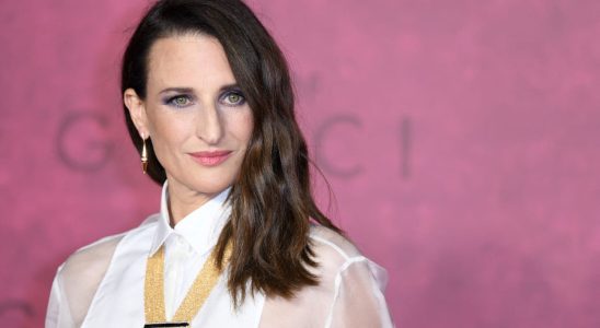 Camille Cottin has it all right by re adopting this hairstyle