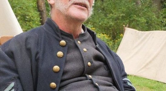 Civil War re enactors skirmish in Otterville