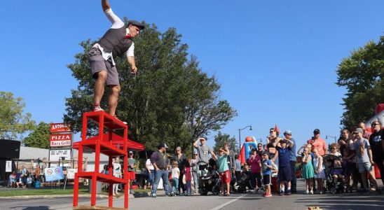 Corunna 200 street festival draws a crowd to Lyndoch Street