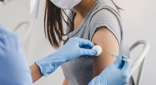 Covid vaccine booster dose fall 2023 for whom