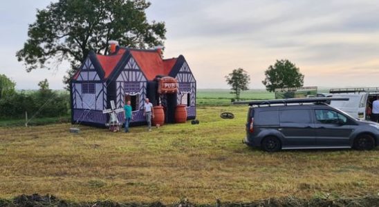 Group Eemnessers puts up an inflatable cafe on the spot