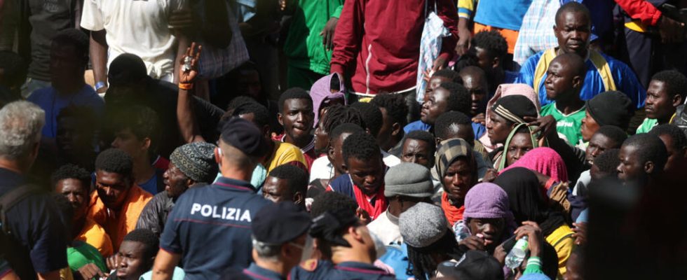 Italy announces measures to deter irregular migrants